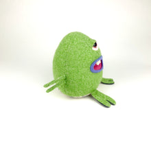 Load image into Gallery viewer, Crinkle the plush alien my friend monster™