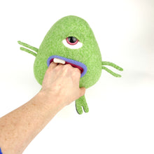 Load image into Gallery viewer, Crinkle the plush alien my friend monster™