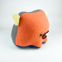 Load image into Gallery viewer, Oodles the plush friendly monster