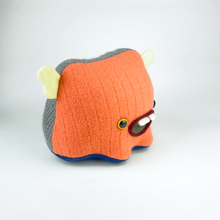 Load image into Gallery viewer, Oodles the plush friendly monster