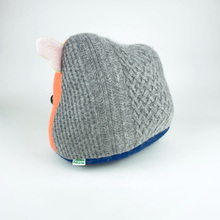 Load image into Gallery viewer, Oodles the plush friendly monster