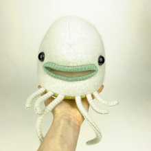 Load image into Gallery viewer, Winter the cute plush my friend monster™