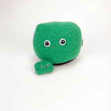 Load image into Gallery viewer, Bean and baby my friend monster™ plush nesting doll