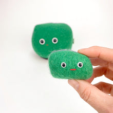 Load image into Gallery viewer, Bean and baby my friend monster™ plush nesting doll