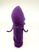 Load image into Gallery viewer, Roland the fun monster cyclops puppet