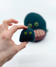 Load image into Gallery viewer, Jibbet and baby plush nesting monster