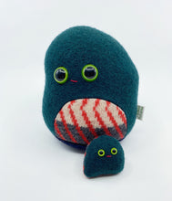 Load image into Gallery viewer, Jibbet and baby plush nesting monster
