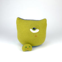 Load image into Gallery viewer, Sally &amp; Tot my friend monster™ plush nesting doll
