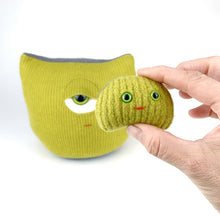 Load image into Gallery viewer, Sally &amp; Tot my friend monster™ plush nesting doll
